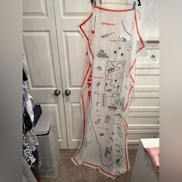 Large New York scarf in vibrant colors - Picture 7 of 7